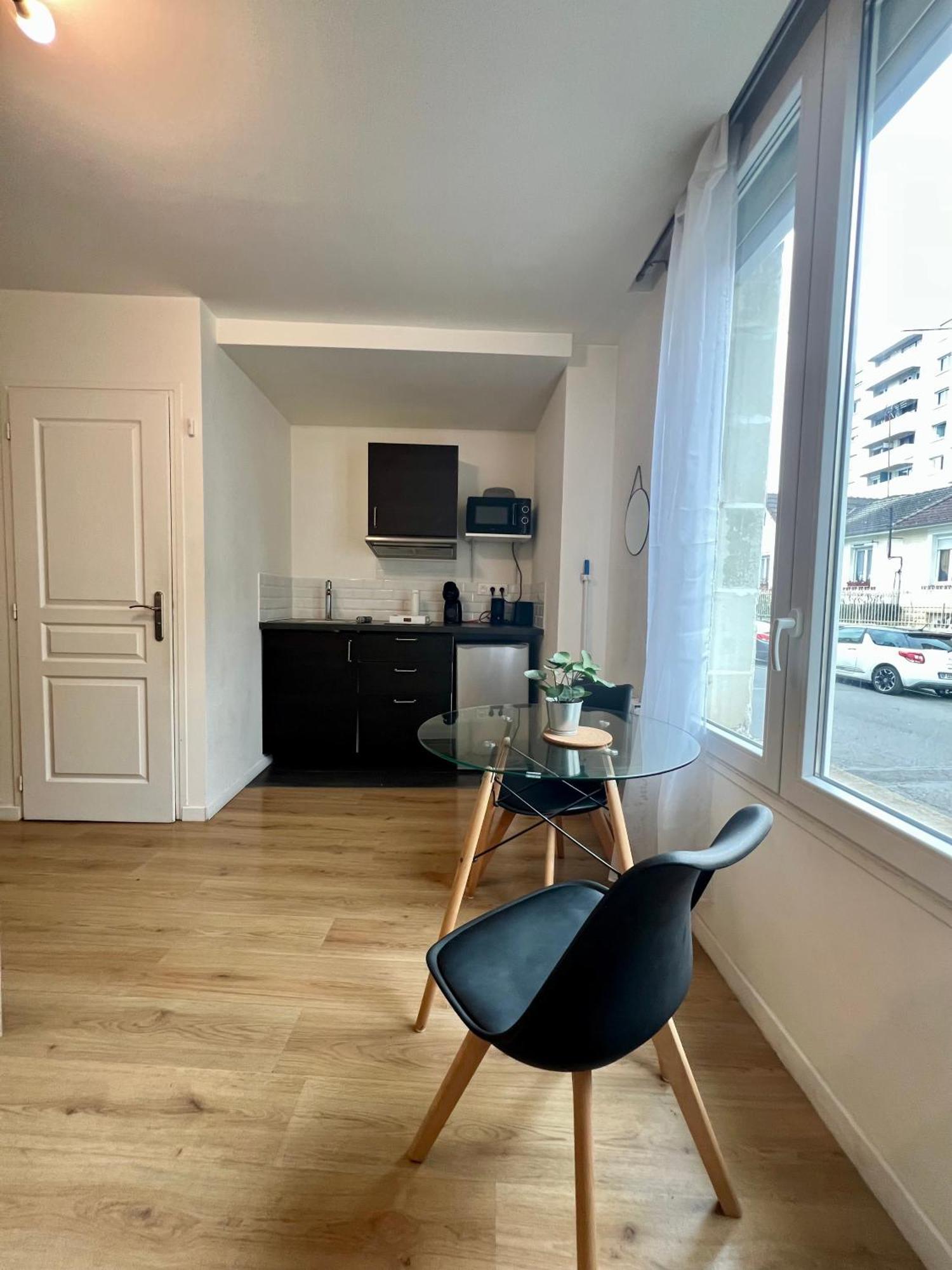 Studios Ideal Pro I Centre-Ville & Parking Gratuit Châtellerault Eksteriør billede